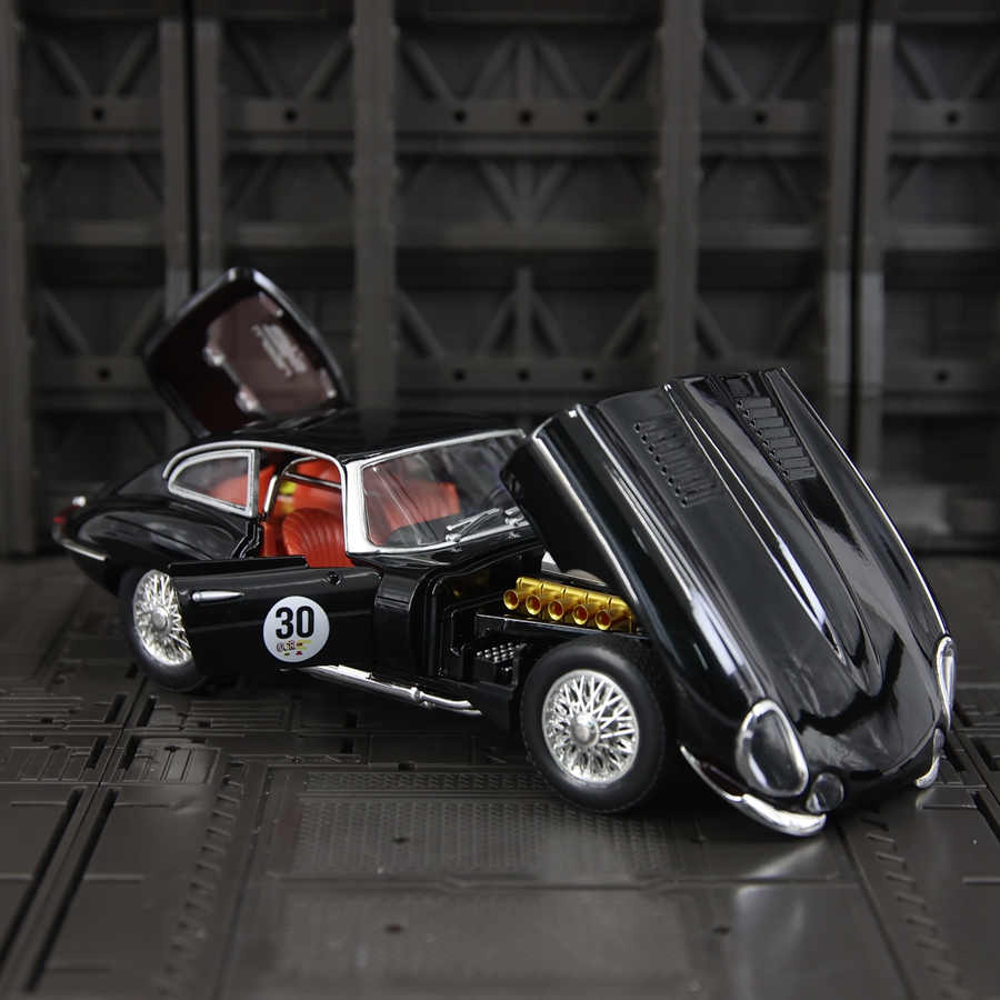 1: 24 simulation Jaguar E-Type - Car Care recension och pris
